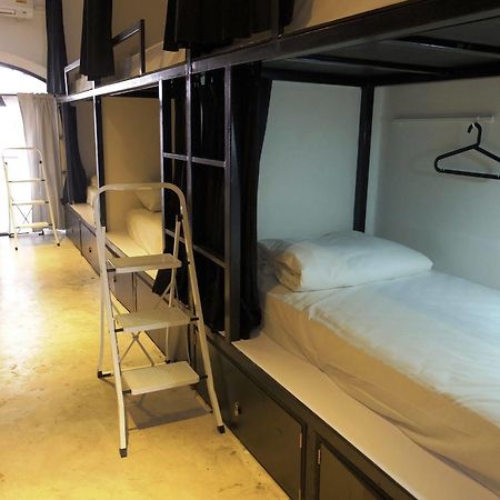 Seek Sleep Hostel Bangkok Buitenkant foto