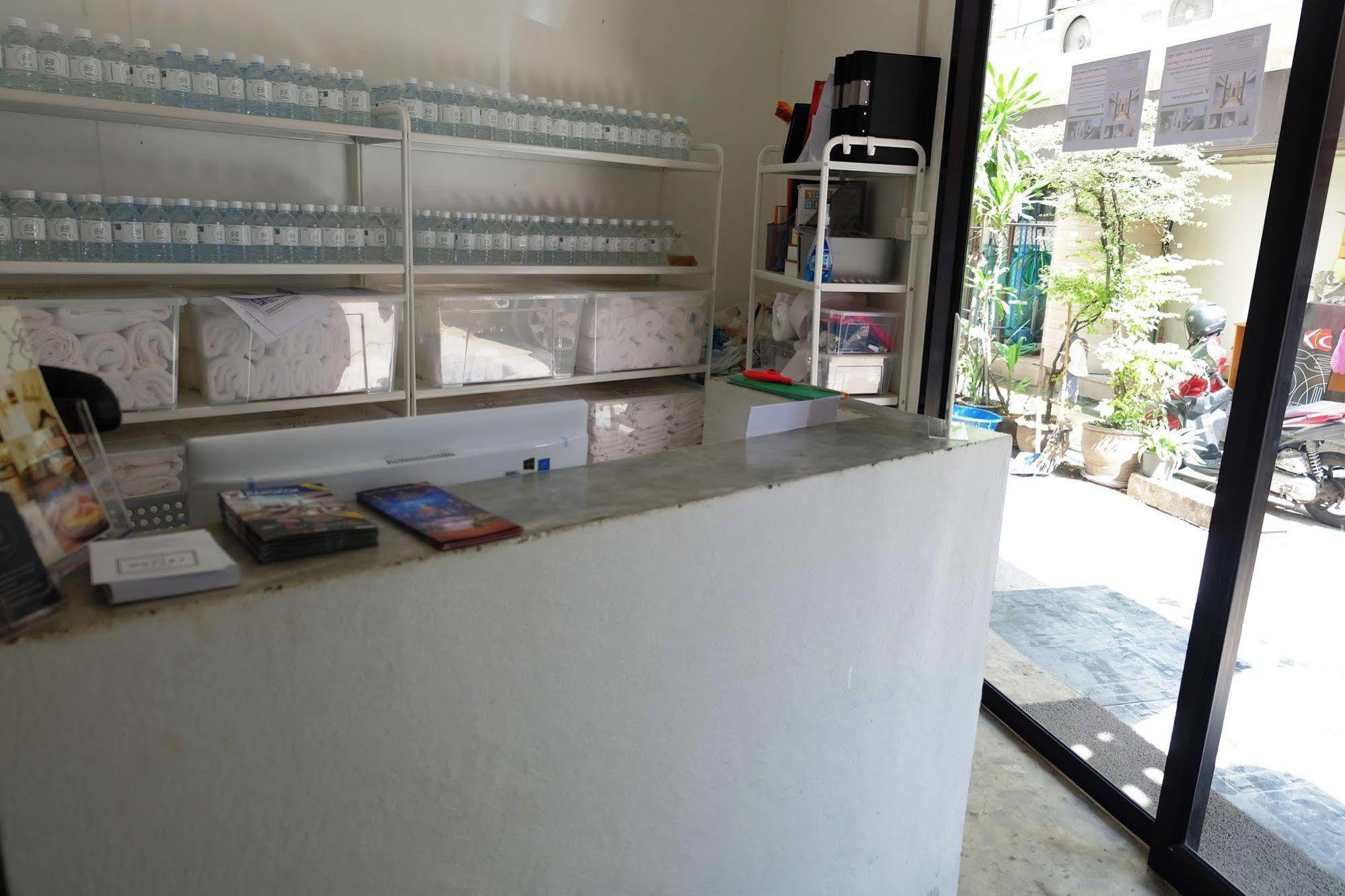 Seek Sleep Hostel Bangkok Buitenkant foto